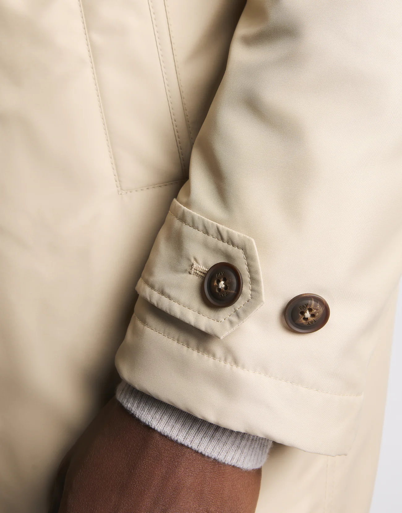 Fay Fay Morning Coat in Popeline Tecnico — 15/21