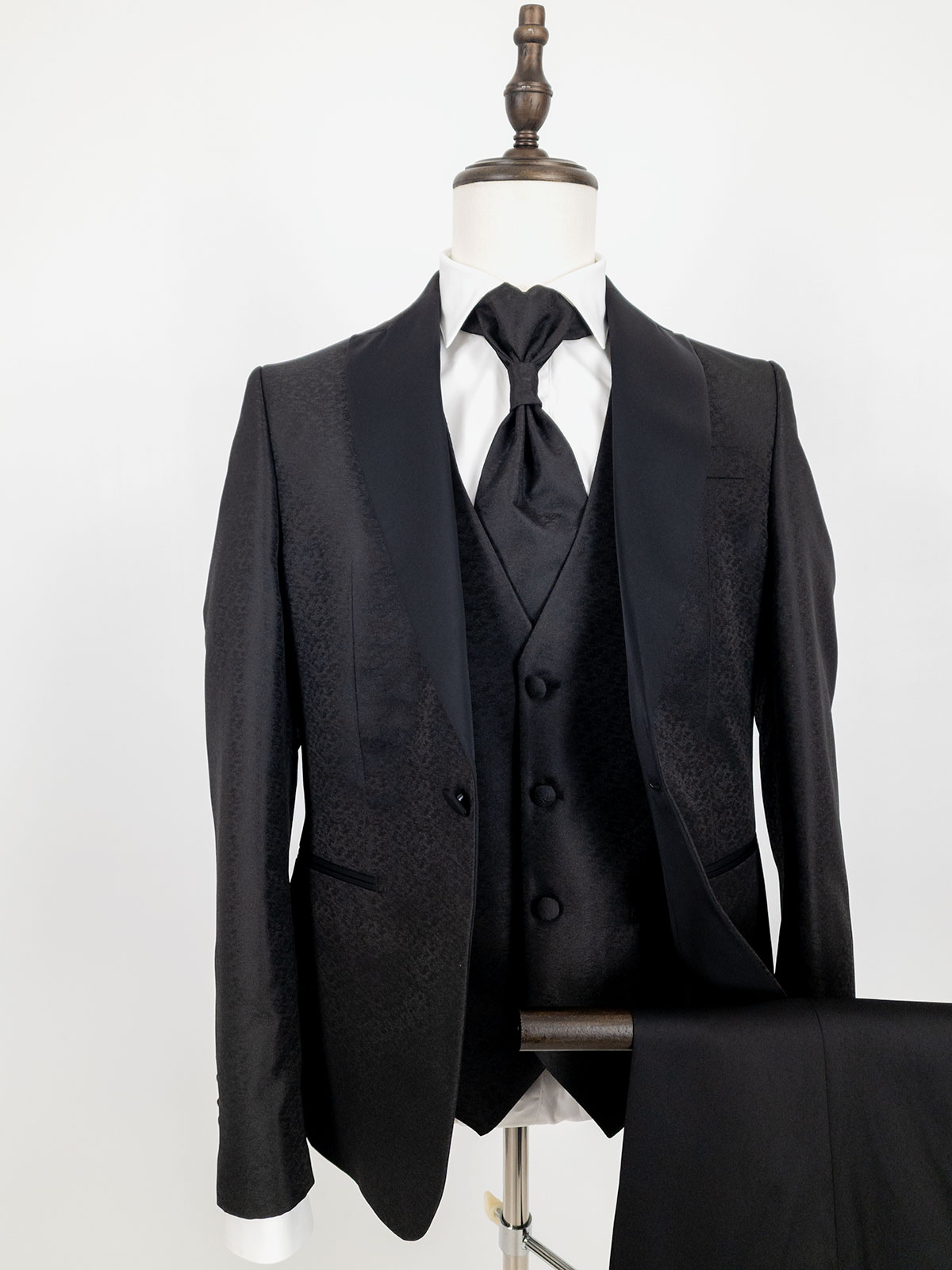 Abito uomo cerimonia Drop Slim Fit con gilet e plastron – Made